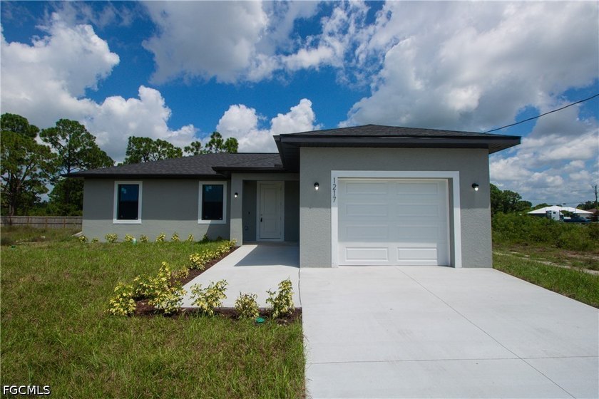 SELLER INCENTIVES TO BUYERS!! Welcome Home! This brand-new - Beach Home for sale in Lehigh Acres, Florida on Beachhouse.com