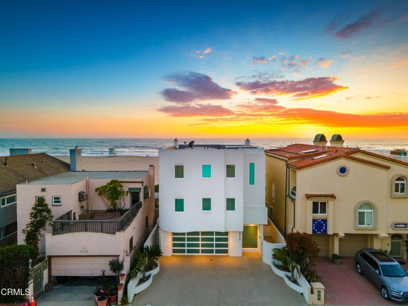 Hollywood beach oceanfront Modern masterpiece. Stunning open - Beach Home for sale in Oxnard, California on Beachhouse.com