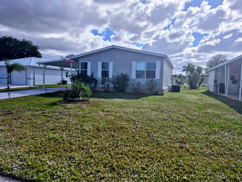 This 1994 is fully updated clean and ready for you to move in - Beach Home for sale in Fort Pierce, Florida on Beachhouse.com