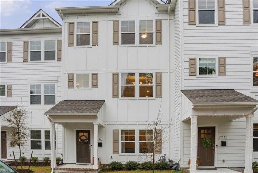 Beautiful 3-story townhome in the East Beach area of Norfolk - Beach Townhome/Townhouse for sale in Norfolk, Virginia on Beachhouse.com