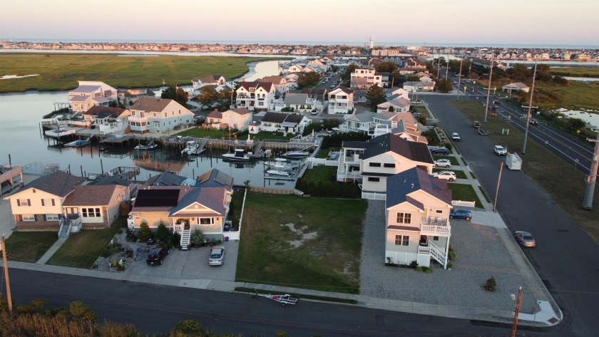 Sunset Views! Just listed: Bayfront lot on Albacore Lagoon in - Beach Lot for sale in Stone Harbor, New Jersey on Beachhouse.com