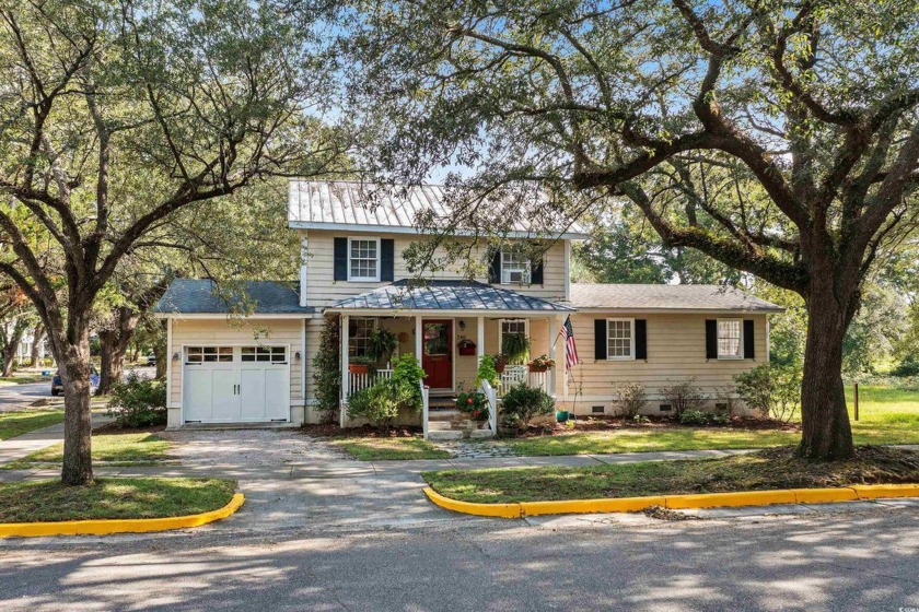 Charming Historic Home with Modern Amenities in Downtown - Beach Home for sale in Georgetown, South Carolina on Beachhouse.com