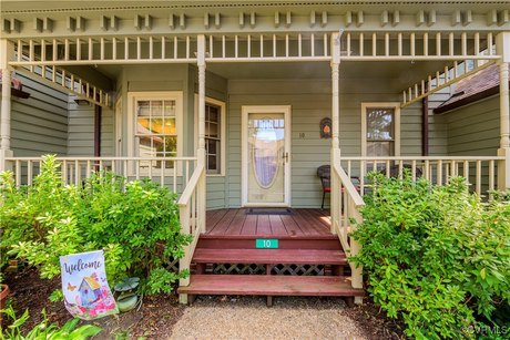 Discover elevated townhouse living in Kilmarnock's sought-after - Beach Townhome/Townhouse for sale in Kilmarnock, Virginia on Beachhouse.com