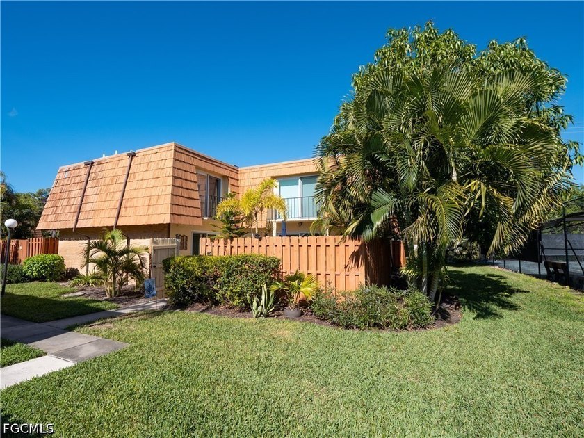 This charming Ft. Myers townhouse delivers the ultimate Florida - Beach Townhome/Townhouse for sale in Fort Myers, Florida on Beachhouse.com