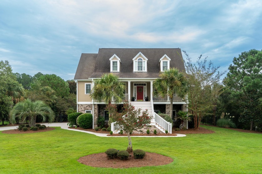 Beautiful and lovingly cared for home in the desirable Darrell - Beach Home for sale in Mount Pleasant, South Carolina on Beachhouse.com