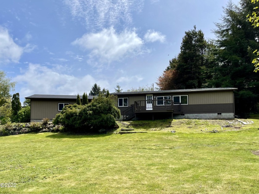 Dreaming of a house by the beach? This is it! Completely updated - Beach Home for sale in Waldport, Oregon on Beachhouse.com