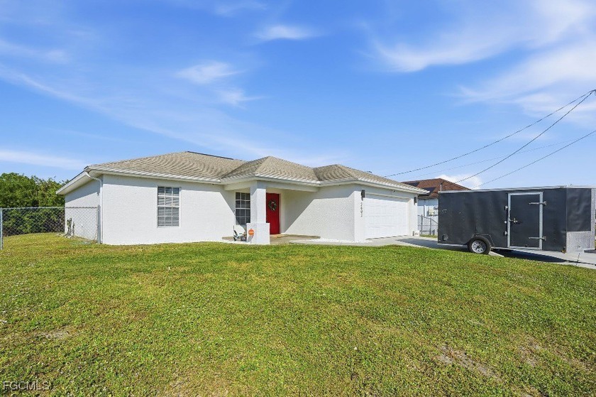 Motivated Sellers! Move right in and start enjoying this - Beach Home for sale in Lehigh Acres, Florida on Beachhouse.com