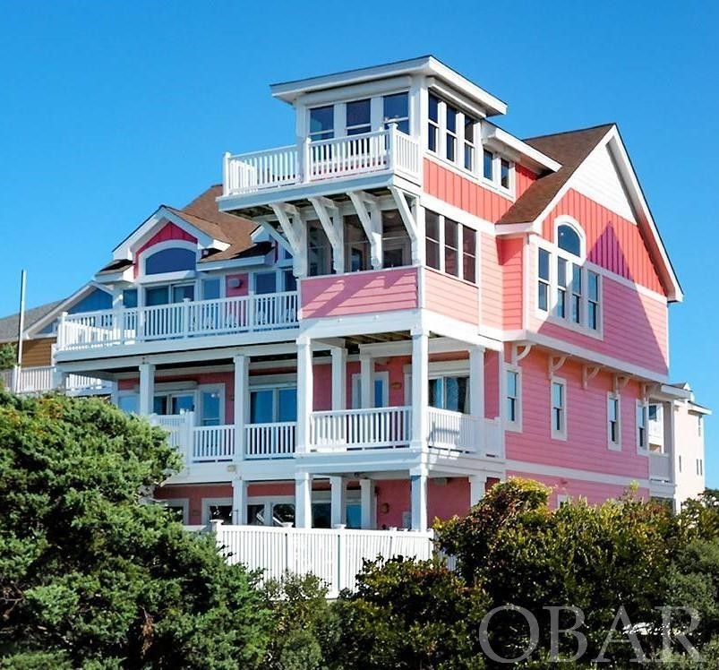 Priced at $1,255,000!! 3 Martinis is an exemplary SoundFront - Beach Home for sale in Avon, North Carolina on Beachhouse.com