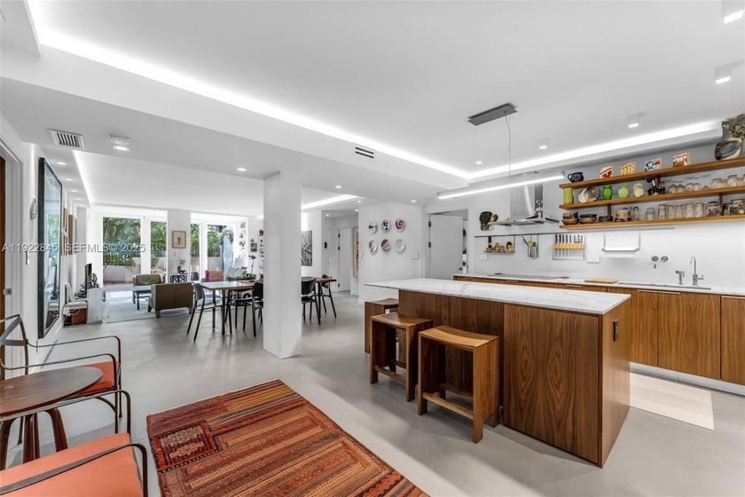 Stunning, fully remodeled 3BR/3BA end-unit in Floranda in Key - Beach Condo for sale in Key Biscayne, Florida on Beachhouse.com