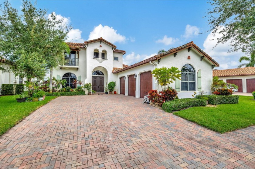 This stunning 2-story, 4-bedroom, 3.5-bathroom home features - Beach Home for sale in Lake Worth, Florida on Beachhouse.com