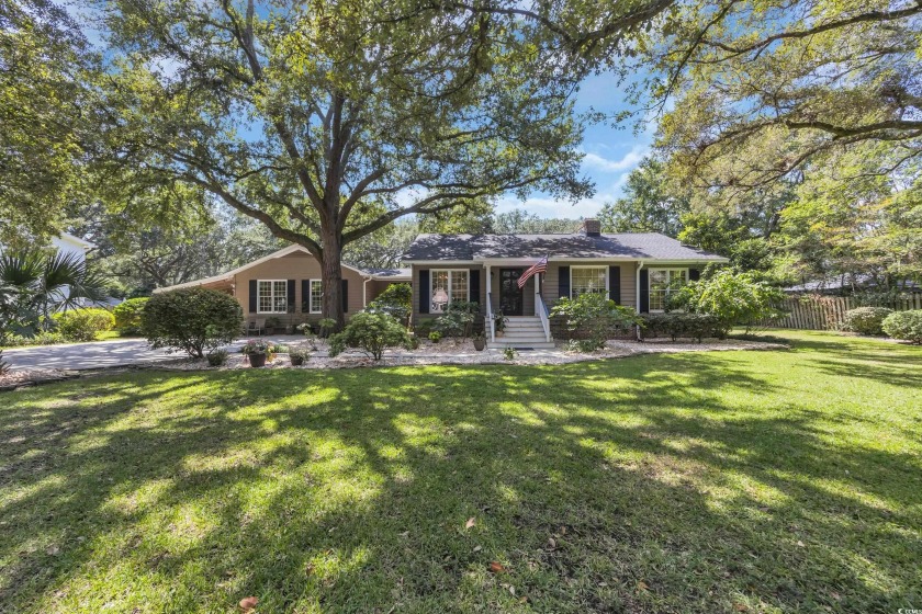 Welcome to your coastal retreat in Murrells Inlet! This charming - Beach Home for sale in Murrells Inlet, South Carolina on Beachhouse.com
