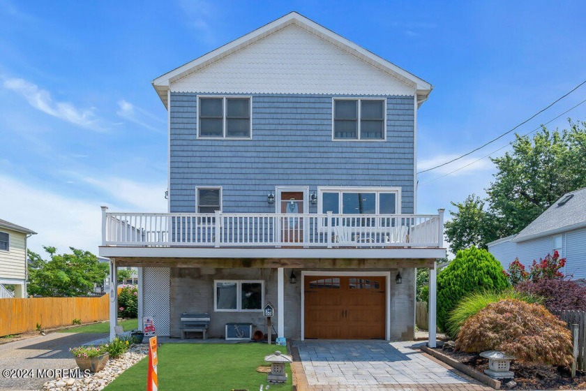 Gorgeous seashore home within walking distance to private beach - Beach Home for sale in Highlands, New Jersey on Beachhouse.com