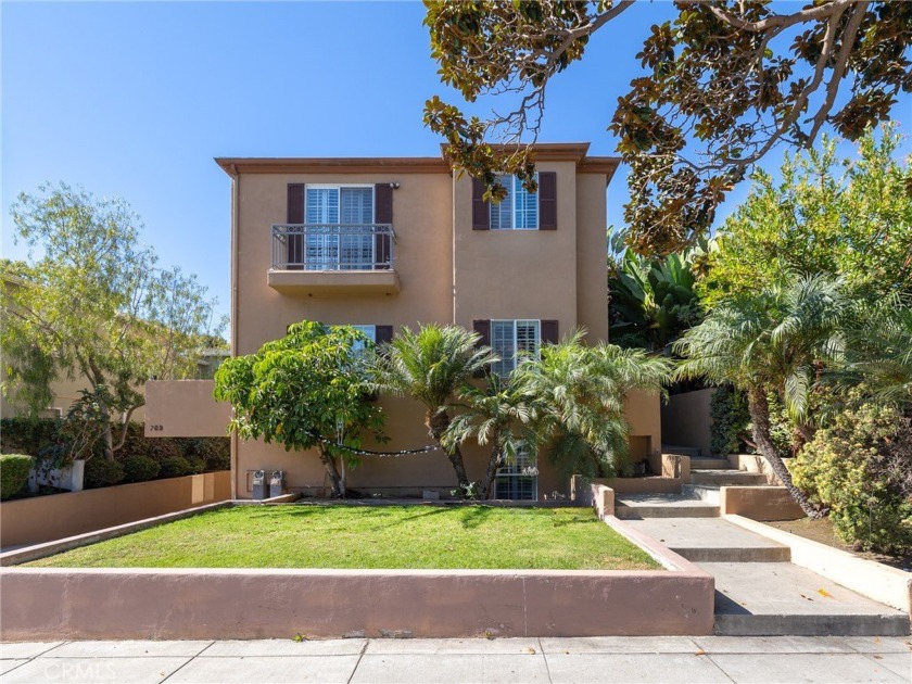 Welcome to this charming 3-bedroom, 3.5-bath townhome in a - Beach Townhome/Townhouse for sale in El Segundo, California on Beachhouse.com