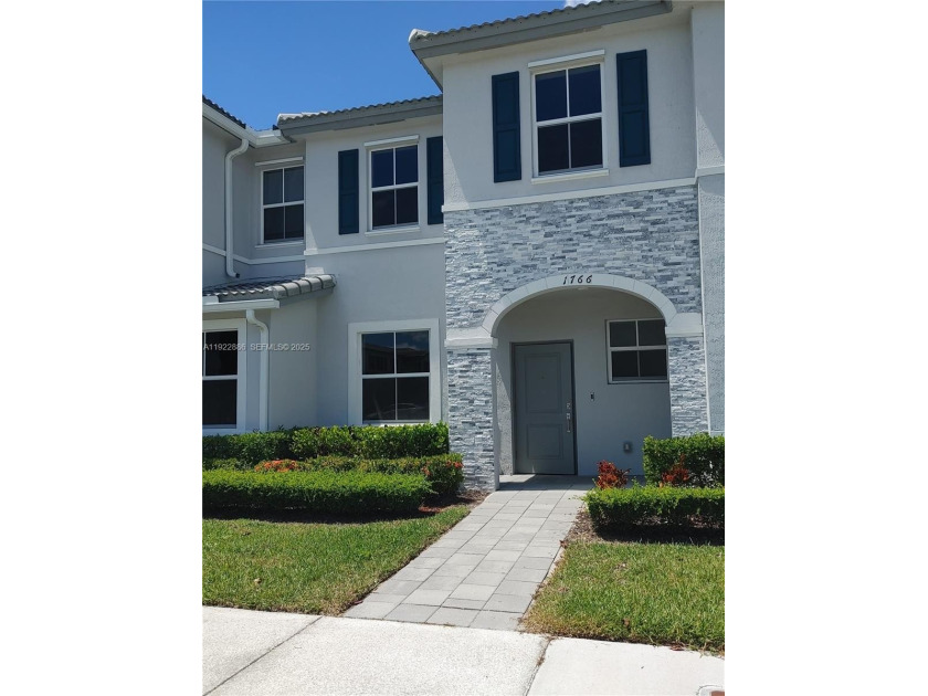 GORGEOUS TOWN-HOME AT GREAT LOCATION AND SCHOOL DISTRICT, JUST - Beach Townhome/Townhouse for sale in Homestead, Florida on Beachhouse.com