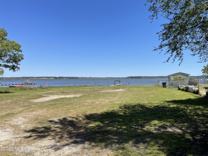 Imagine catching shrimp or crabs in your back yard.....Quit - Beach Lot for sale in Swansboro, North Carolina on Beachhouse.com