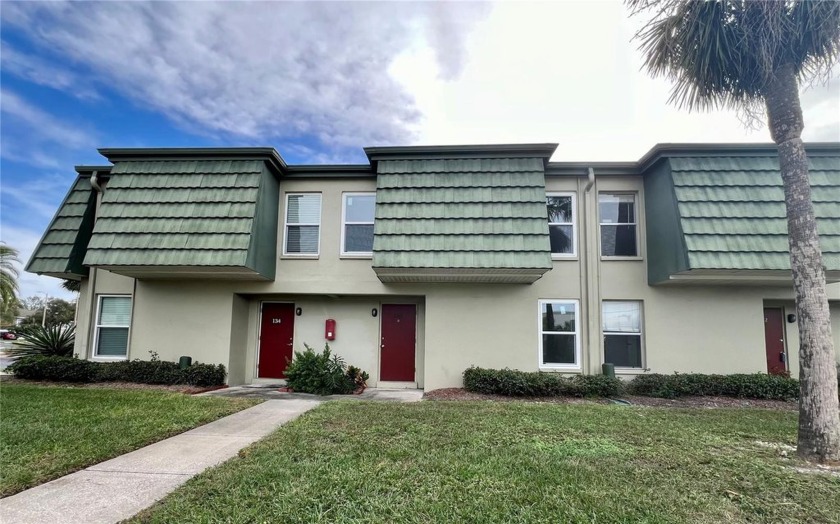 HIGH & DRY, FLOOD ZONE X & NON-EVACUATION ZONE! COMPLETELY - Beach Condo for sale in Clearwater, Florida on Beachhouse.com