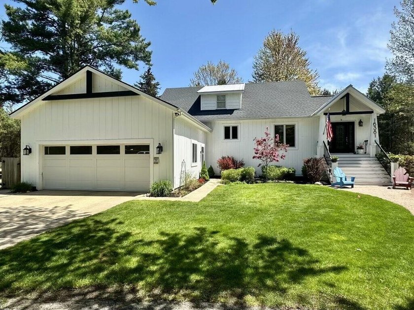 Move-in ready home on Holland's north side situated on 3.26 - Beach Home for sale in Holland, Michigan on Beachhouse.com