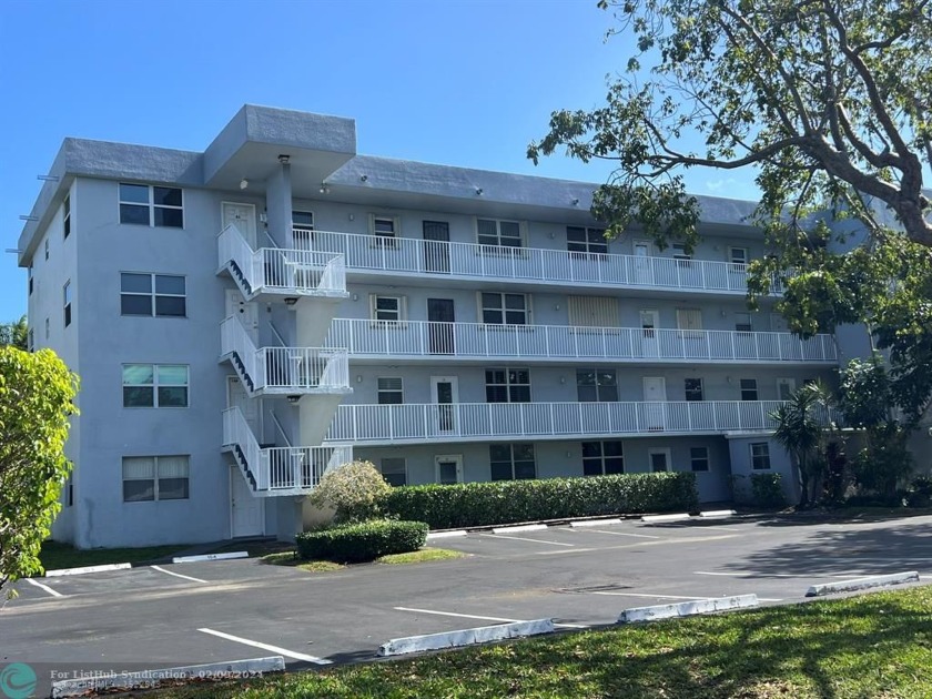Enter this beautiful 24-hour guard-gated Island community of - Beach Condo for sale in Oakland Park, Florida on Beachhouse.com