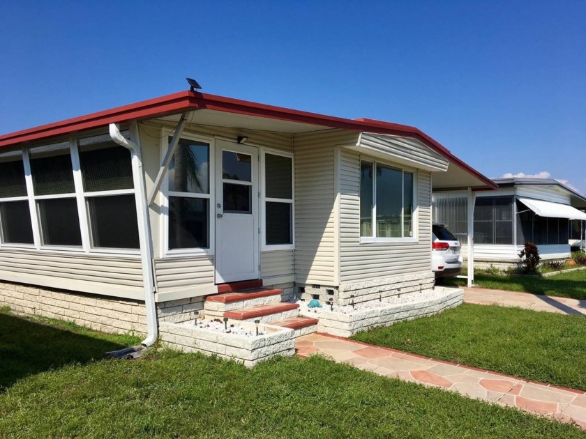 NEW LOWER PRICE! Individuals aged 55 and older seeking an - Beach Home for sale in Largo, Florida on Beachhouse.com