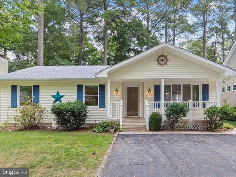 Welcome to this delightful one-level ranch home in the popular - Beach Home for sale in Ocean Pines, Maryland on Beachhouse.com