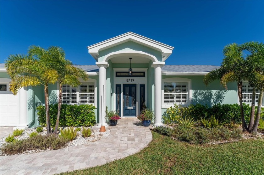 Welcome to your dream waterfront retreat on a canal leading - Beach Home for sale in Tampa, Florida on Beachhouse.com