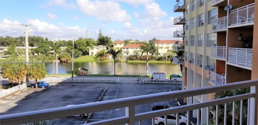 Beautiful 1 bedroom, 1.5 bath apartment in a prime Miami Beach - Beach Condo for sale in North Miami Beach, Florida on Beachhouse.com