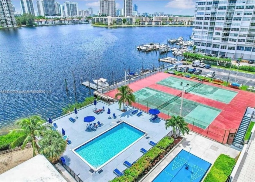 LOCATION, LOCATION, LOCATION, Beautiful Aventura!  Discover a - Beach Condo for sale in Aventura, Florida on Beachhouse.com