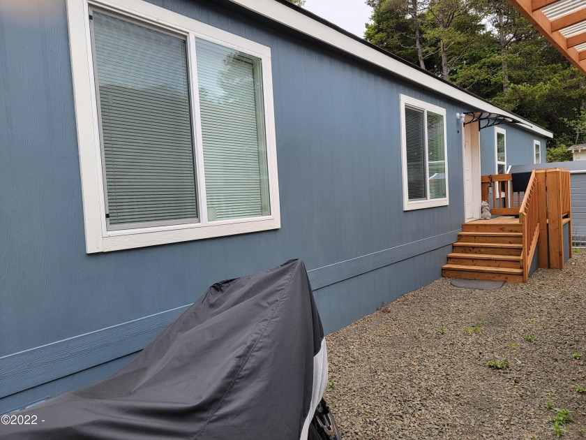 This is your chance to retire on the beach or have a relaxing - Beach Home for sale in Depoe Bay, Oregon on Beachhouse.com
