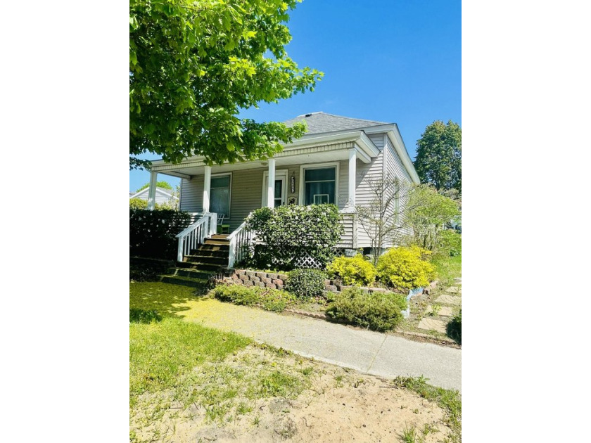 Charming  Bungalow in the Heart of Ludington

Welcome to this - Beach Home for sale in Ludington, Michigan on Beachhouse.com
