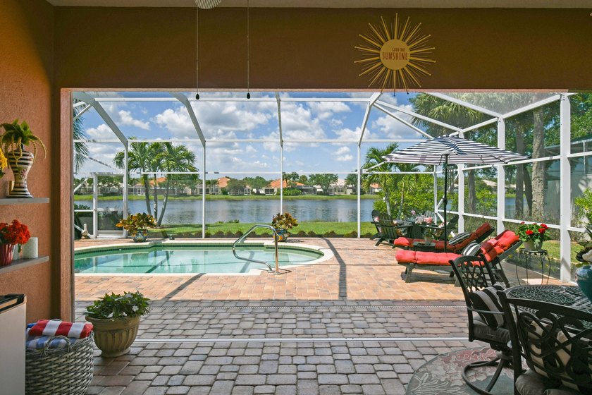 This lovely updated home offers stunning lake views, on a - Beach Home for sale in Hobe Sound, Florida on Beachhouse.com