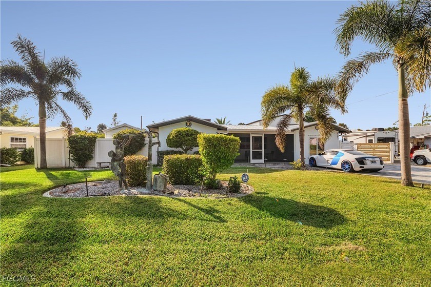 Welcome to Yacht Club Colony, this voluntary HOA has a low - Beach Home for sale in North Fort Myers, Florida on Beachhouse.com