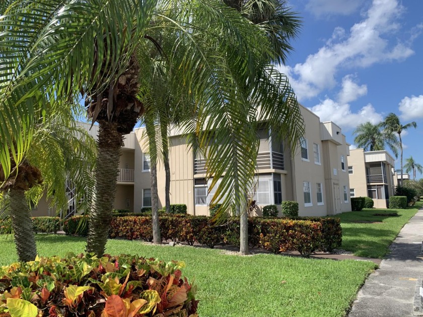 Freshly painted second-floor condo, **priced to sell!** Features - Beach Condo for sale in Delray Beach, Florida on Beachhouse.com