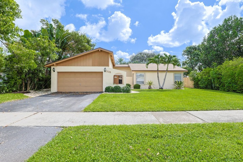 Hidden gem in a family friendly neighborhood. House is kept in - Beach Home for sale in Deerfield Beach, Florida on Beachhouse.com