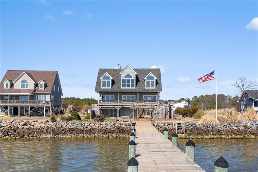 Live the waterfront lifestyle of your dreams - over 100ft of - Beach Home for sale in Hayes, Virginia on Beachhouse.com