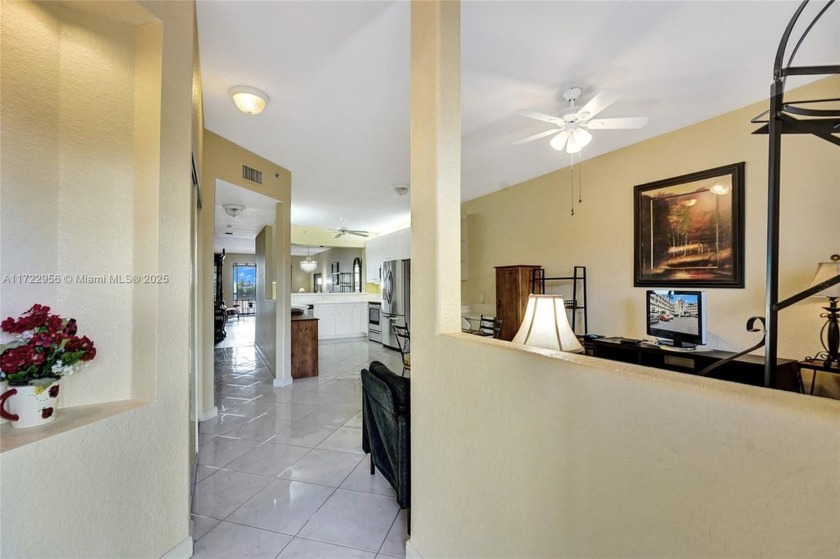 You'll be impressed with this 1700 sq ft 2 bed/2bath condo in - Beach Condo for sale in Tamarac, Florida on Beachhouse.com