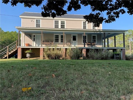 Waterfront Farmhouse on approximately 6 acres.  4 bedrooms, 2 - Beach Home for sale in Port Haywood, Virginia on Beachhouse.com