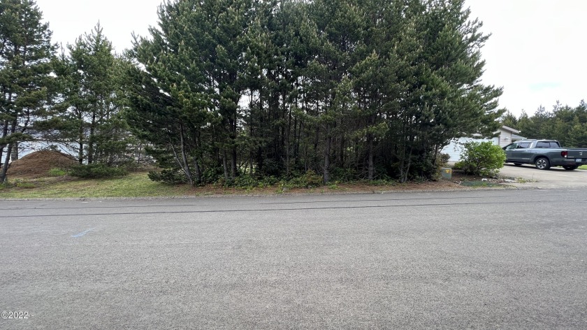 Easy to develop .16-acre lot perfect for a site built or MH - Beach Lot for sale in Waldport, Oregon on Beachhouse.com