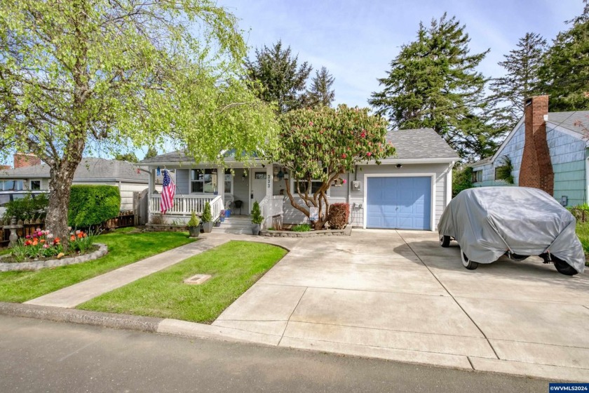 A quality built & well cared for single level 4bed/1 bath home - Beach Home for sale in Newport, Oregon on Beachhouse.com