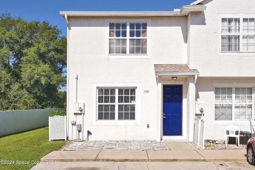 Spacious 2/2 end unit townhouse with fenced backyard in the - Beach Townhome/Townhouse for sale in Merritt Island, Florida on Beachhouse.com