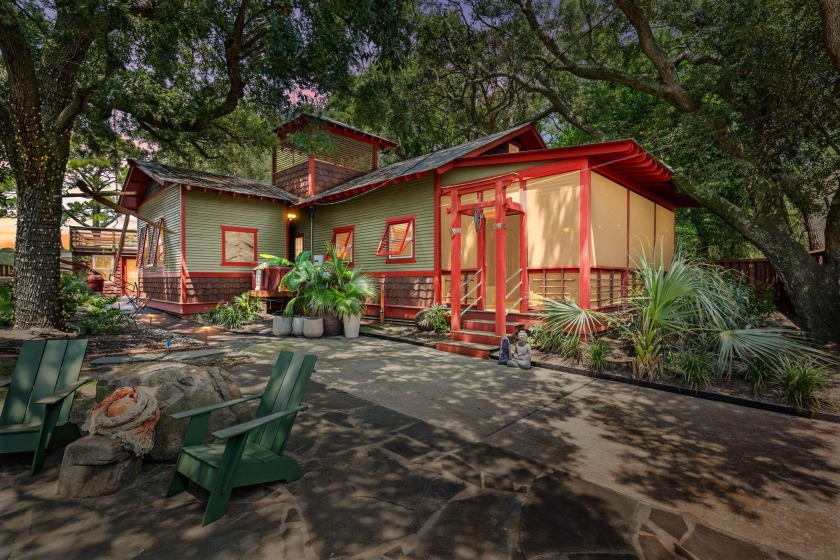 The beach bungalow at 1124 E. Cooper Ave. exudes a magical - Beach Home for sale in Folly Beach, South Carolina on Beachhouse.com