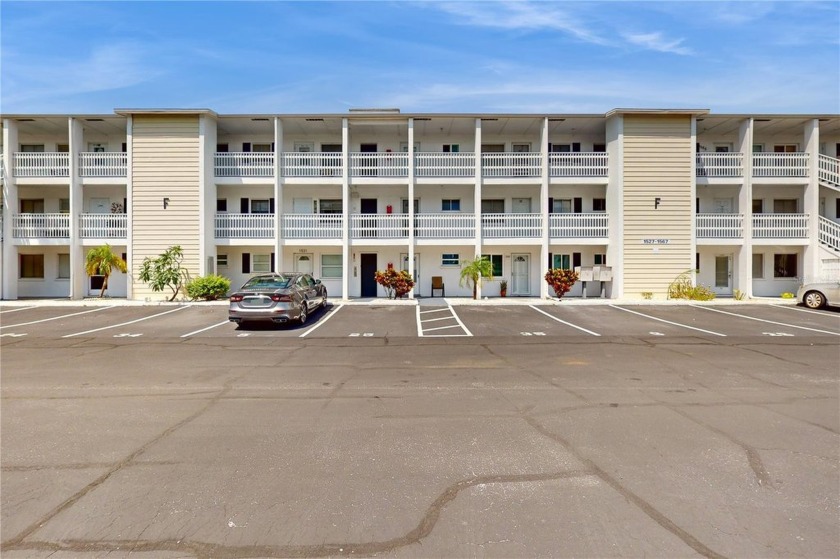 Welcome home to this charming STUDIO condo in the popular 55+ - Beach Condo for sale in Bradenton, Florida on Beachhouse.com