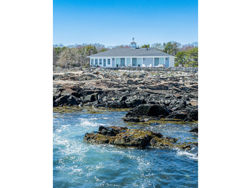 Welcome to 10 Ocean Edge Lane, a rare opportunity to own a piece - Beach Home for sale in York, Maine on Beachhouse.com