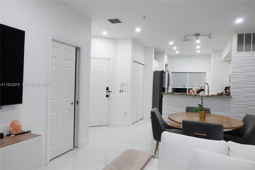 Stunning fully updated 3-bedroom, 2.5-bath CORNER UNIT in the - Beach Townhome/Townhouse for sale in Hallandale Beach, Florida on Beachhouse.com
