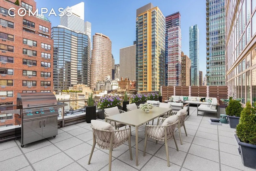 EXPANSIVE PRIVATE TERRACE WITH CITY VIEWS!! A one-of-a-kind - Beach Condo for sale in New York, New York on Beachhouse.com