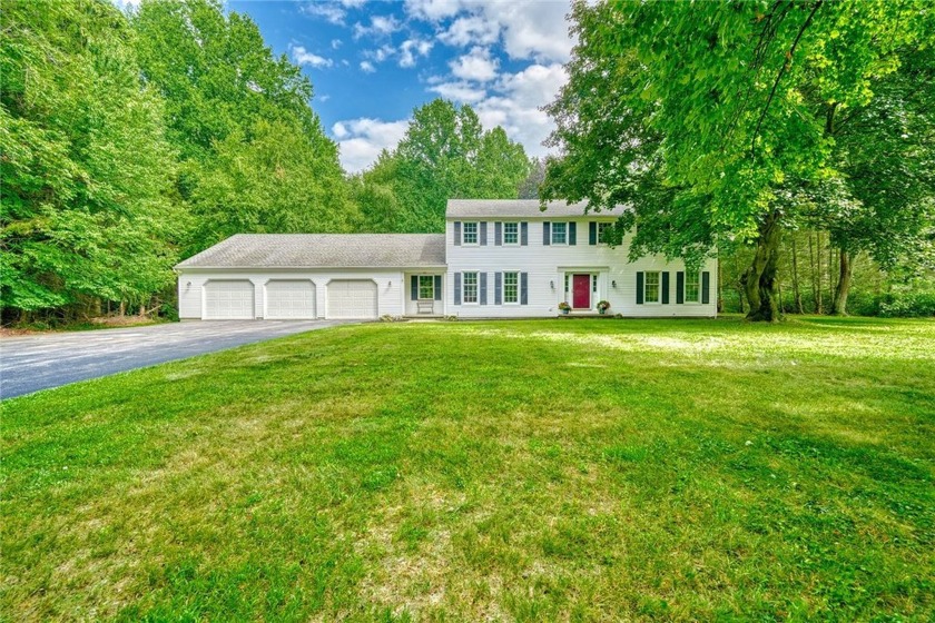 **WOODSBORO FARMS RETREAT // 2.6 PRIVATE ACRES // 2 PRIMARY - Beach Home for sale in Webster, New York on Beachhouse.com
