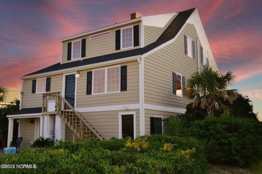 This classic ocean front beach cottage has original tongue and - Beach Home for sale in Atlantic Beach, North Carolina on Beachhouse.com