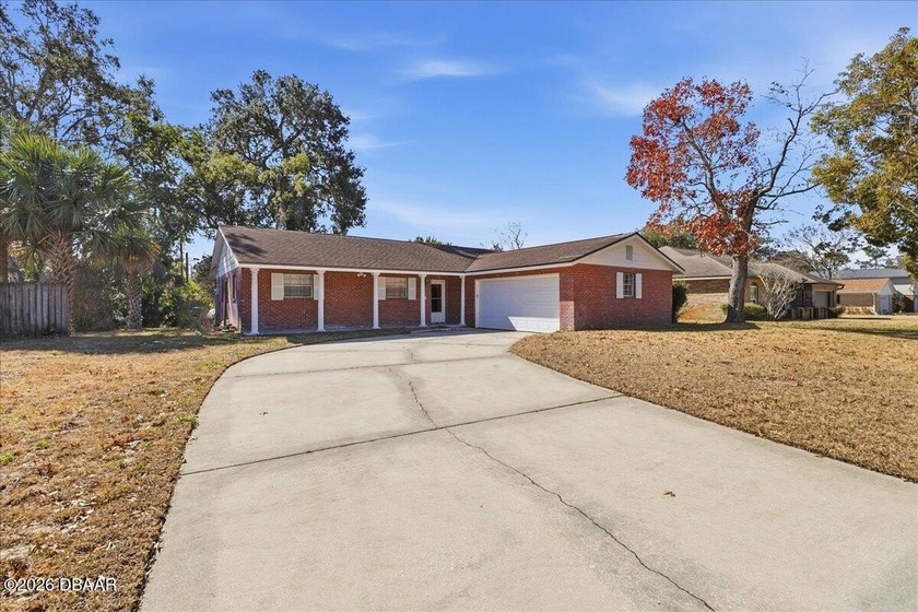 Enjoy easy Florida living ! 3-bedroom, 2-bath home with NO - Beach Home for sale in Ormond Beach, Florida on Beachhouse.com