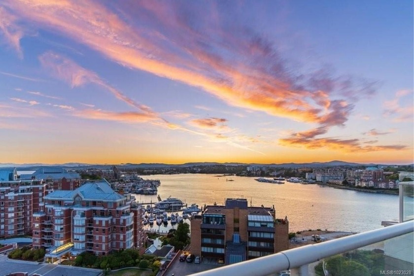 Exchange the demands of a yard for a breathtaking view and a - Beach Condo for sale in Victoria, BC on Beachhouse.com