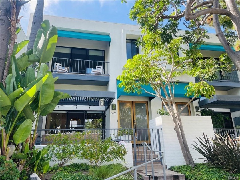 Priced to SELLL NOW! Live the coastal lifestyle of your dreams! - Beach Townhome/Townhouse for sale in Long Beach, California on Beachhouse.com