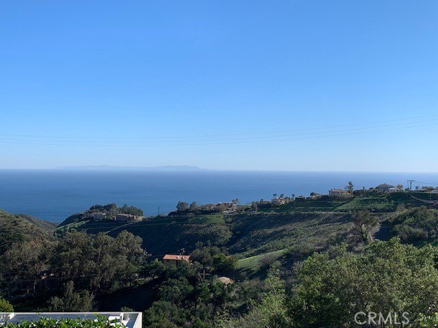 This property listing paints a picture of a rare opportunity for - Beach Lot for sale in Malibu, California on Beachhouse.com